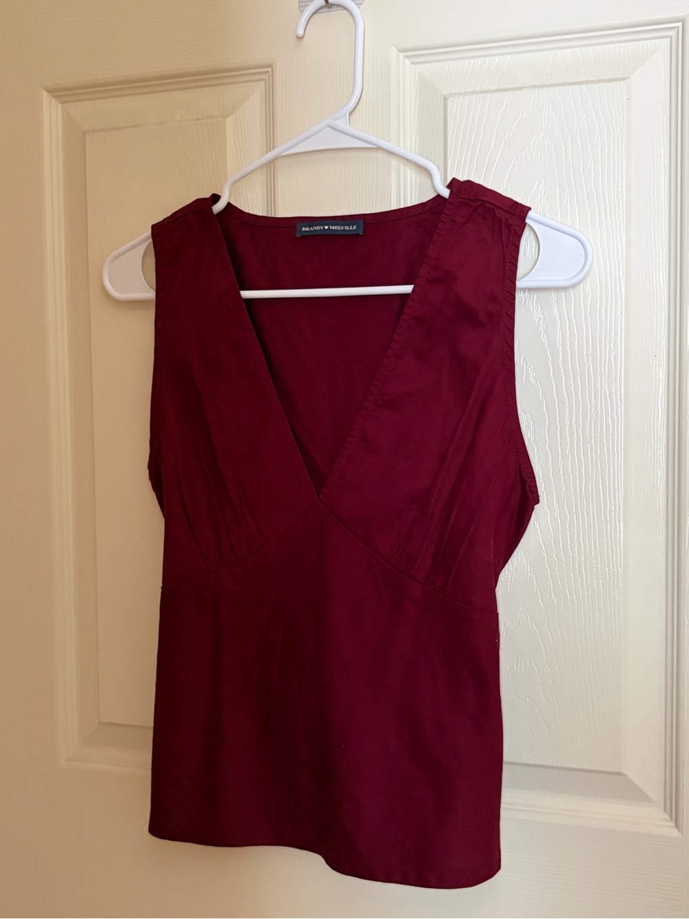 Brandy Melville Sleeveless V-Neck Camisole - Burgundy